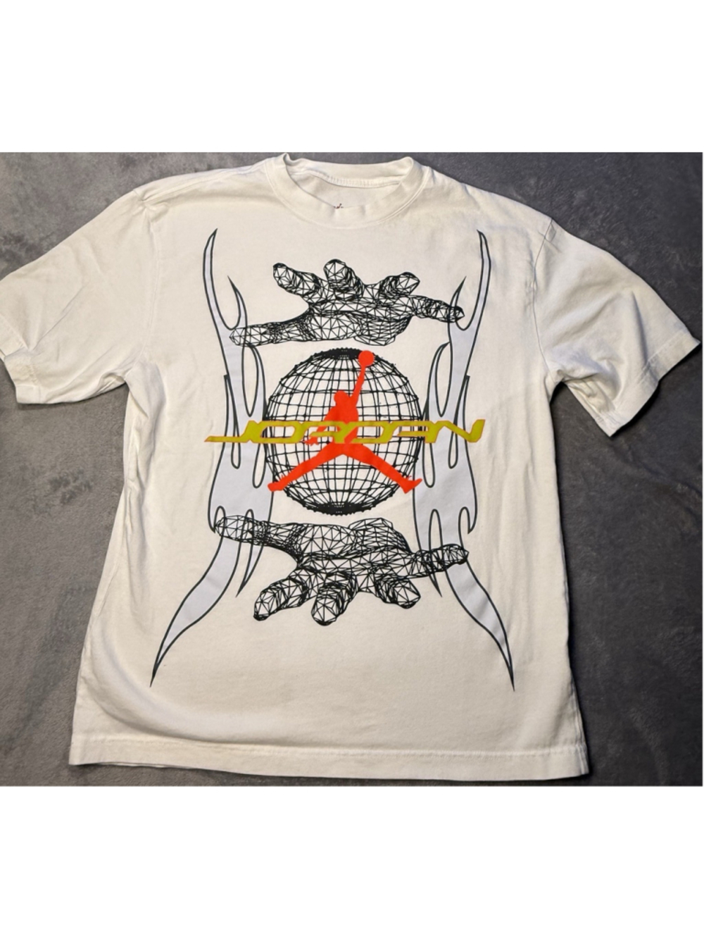 JORDAN HANDS JUMPMAN T SHIRT WHITE SIZE SMALL Medium